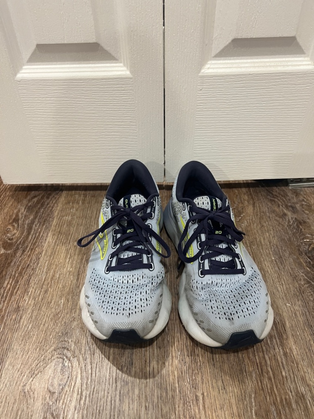 Brooks Glycerin 20, Women’s, Light Blue & Navy Sneakers with Yellow Accents
